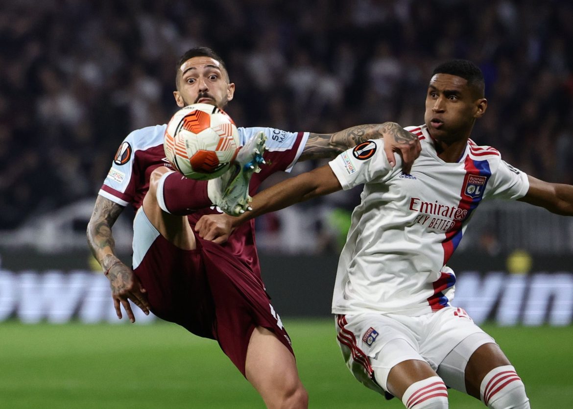 Leicester hold ‘negotiations’ to sign Tete