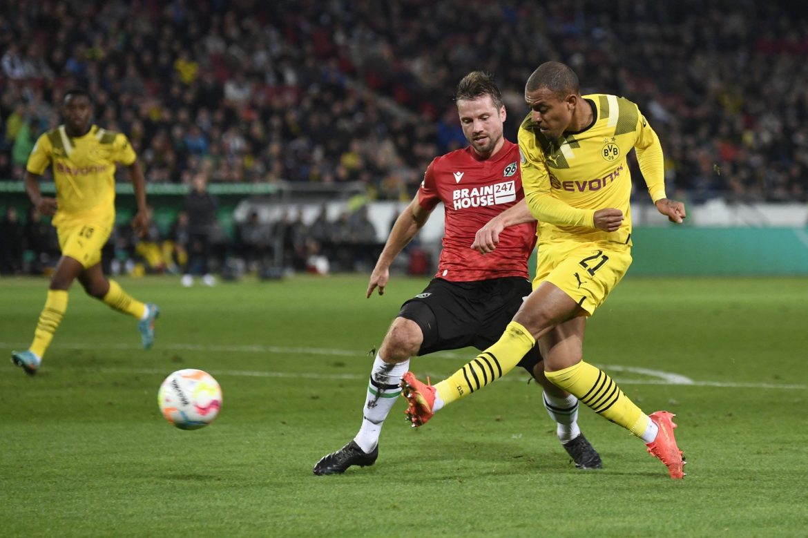 Tottenham: Journalist hints Spurs could sign Donyell Malen